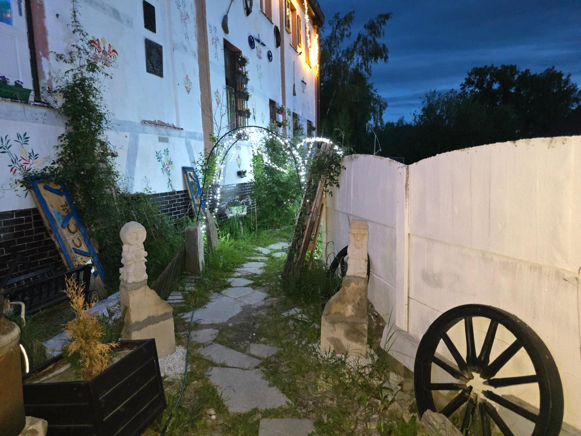 Hostel Apollo Zabkowice Slaskie Exteriör bild